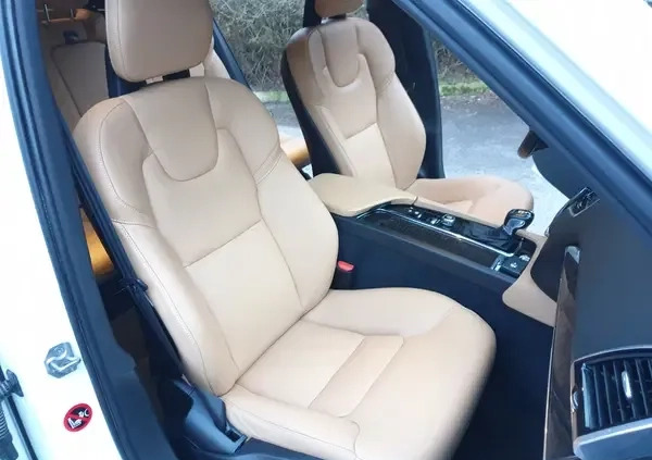 Volvo XC 90 cena 140900 przebieg: 68000, rok produkcji 2018 z Bełchatów małe 562
